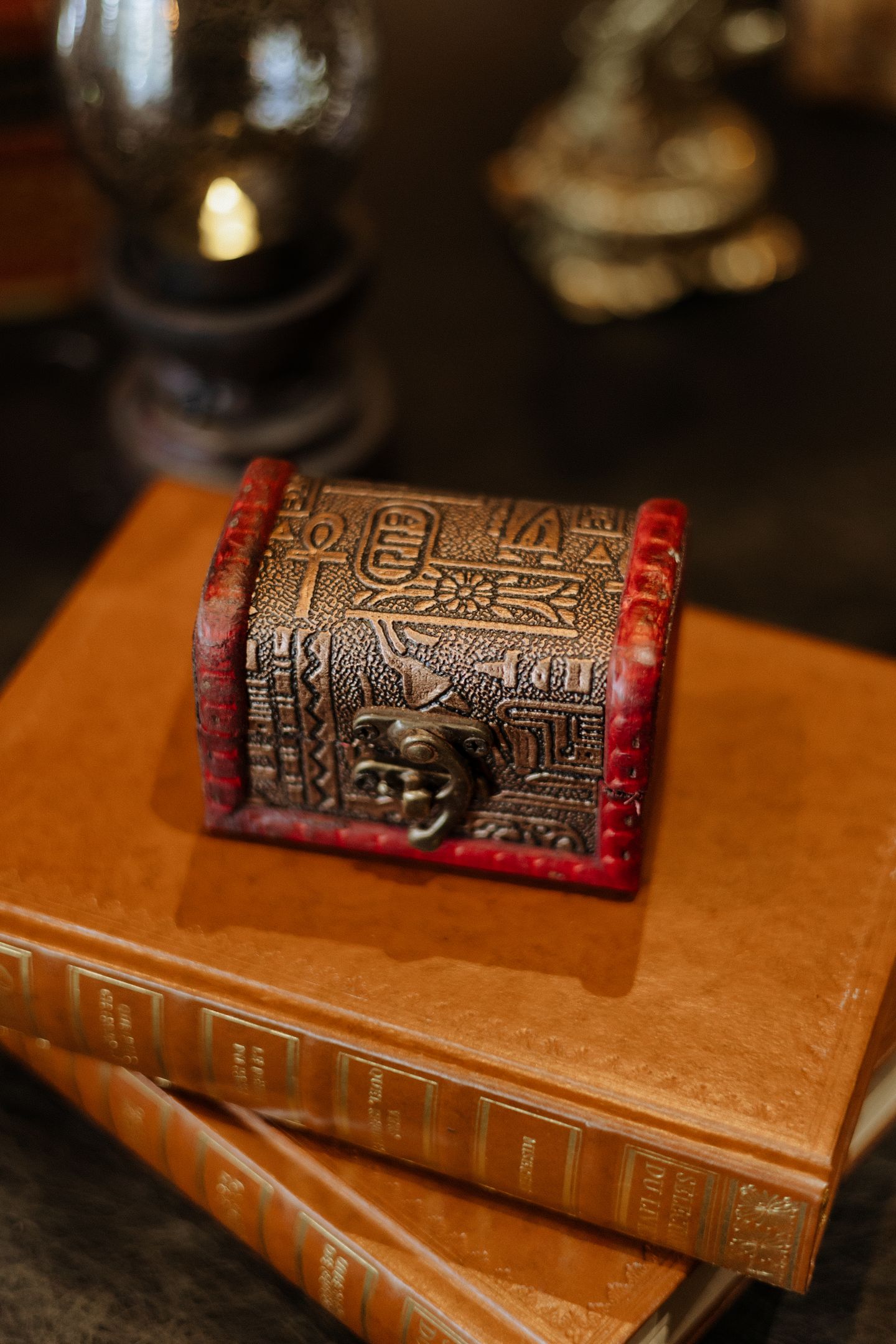 Petit coffre motifs égyptiens