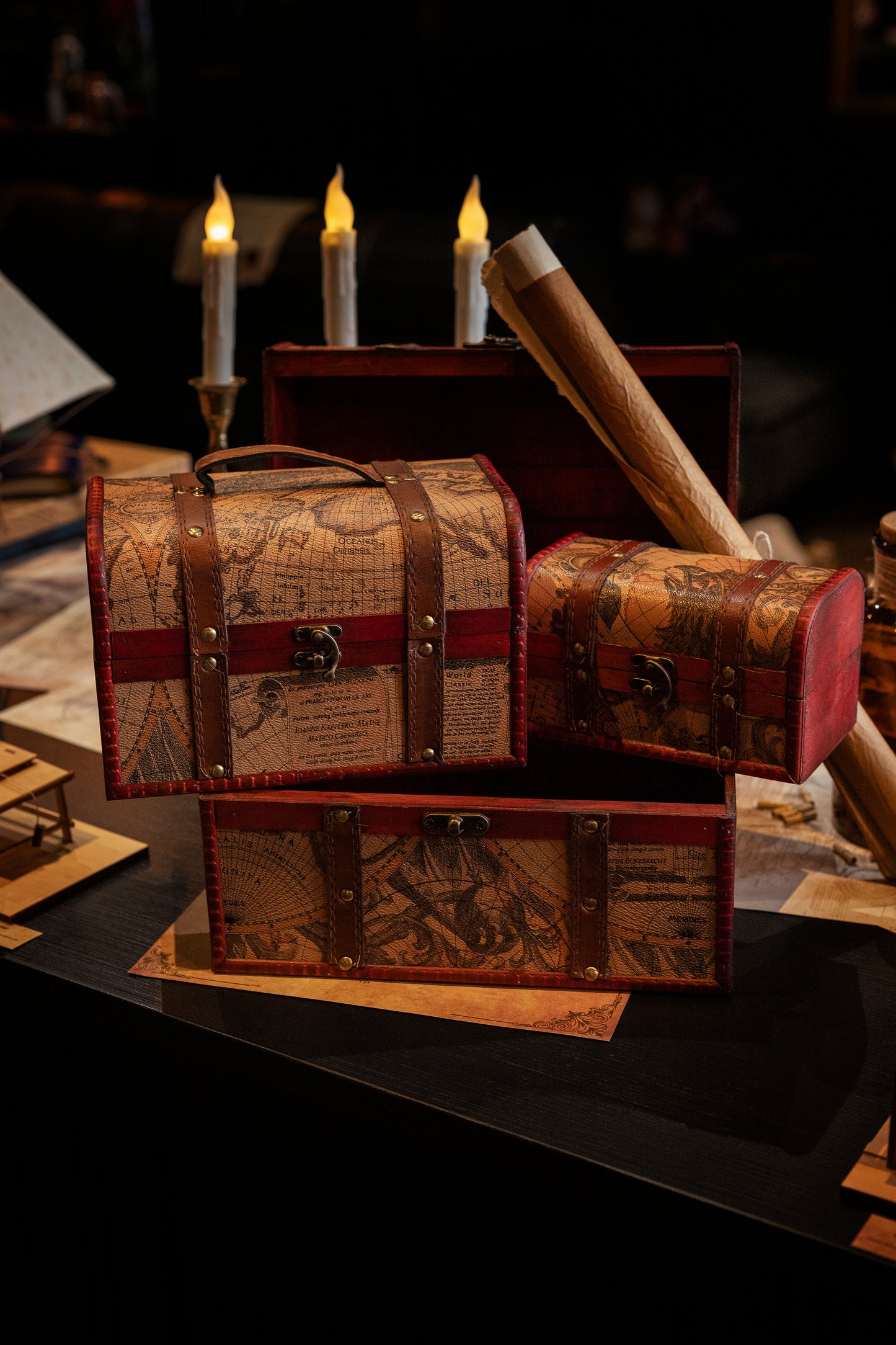 Ensemble de 3 coffres gigognes en bois